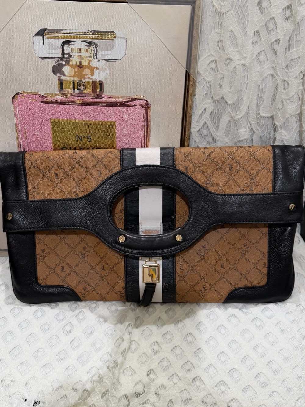 Gwen Stefani - L,AMB clutch